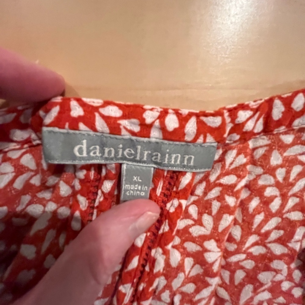 ~Daniel Raiin~ Patterned Women's Top - Picture 7 of 9
